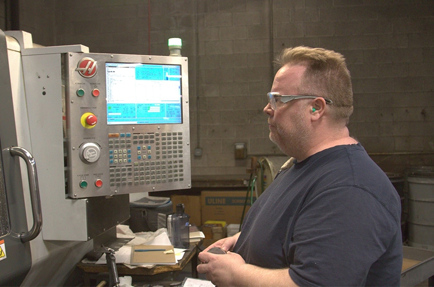 (article) New Tech Machinery Machinists: Who Are They & What Do They Do?