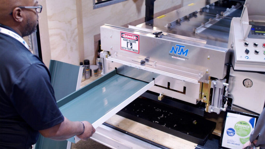 5 Reasons to Invest in a Portable Roof Panel Machine